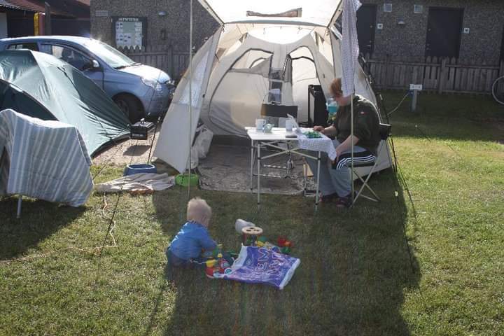 Camping gennem tiden - vores rejse startede i et telt fra aldi til 100 kr 
